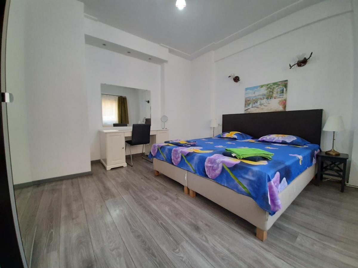 Four Rooms Apartment Central Bucharest Exterior photo