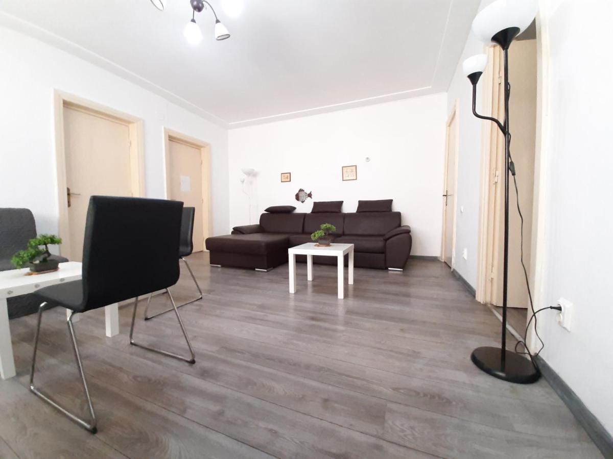 Four Rooms Apartment Central Bucharest Exterior photo