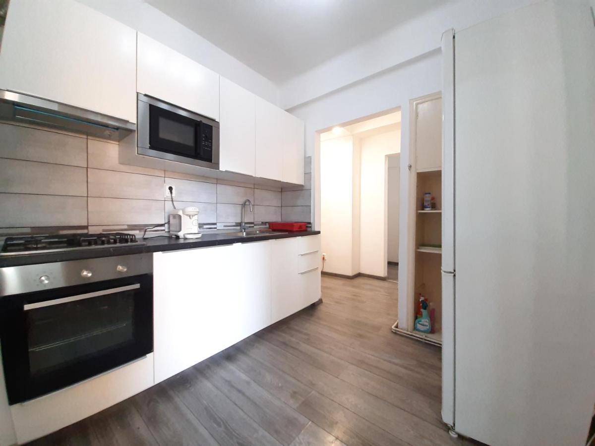 Four Rooms Apartment Central Bucharest Exterior photo